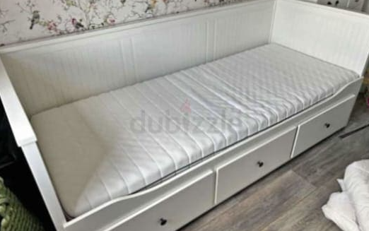 Ikea hemnes daybed with 3 underneath storage drawers and with 2 brand new mattresses