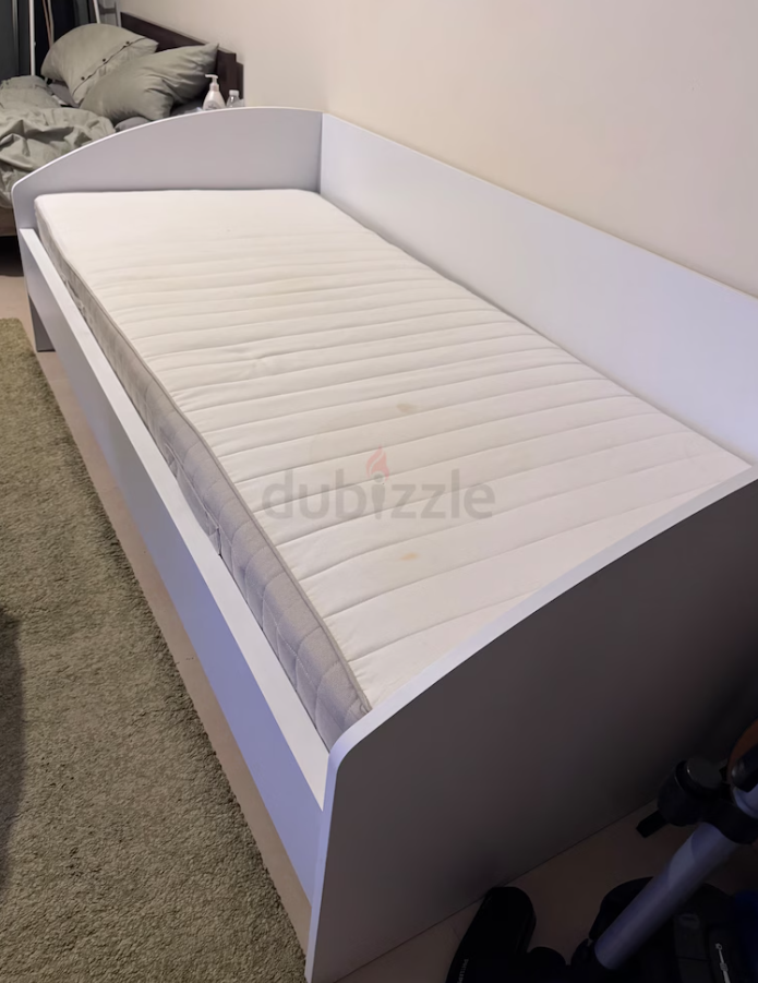 Daybed/Couch with mattress