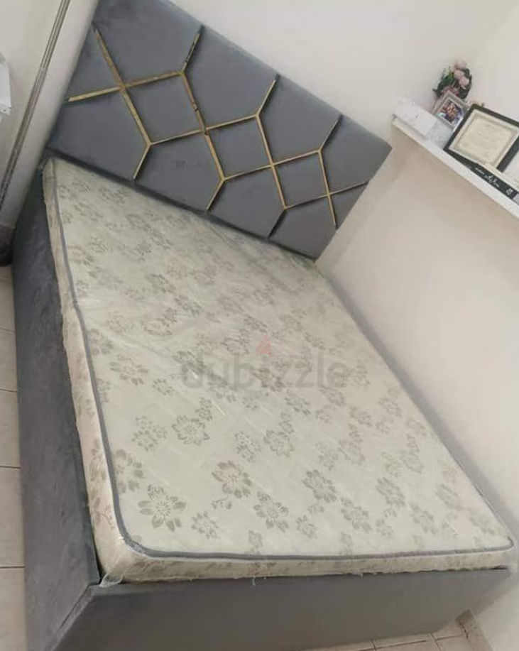 Queen size family Bed With Medical Mattress Solid Fabric Bed Good Quality Selling King size