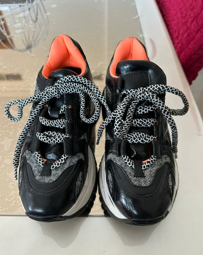 حذاء رياضي كاجوال للسيدات تركي المنشأ