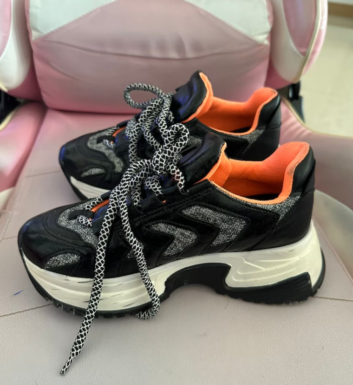 حذاء رياضي كاجوال للسيدات تركي المنشأ