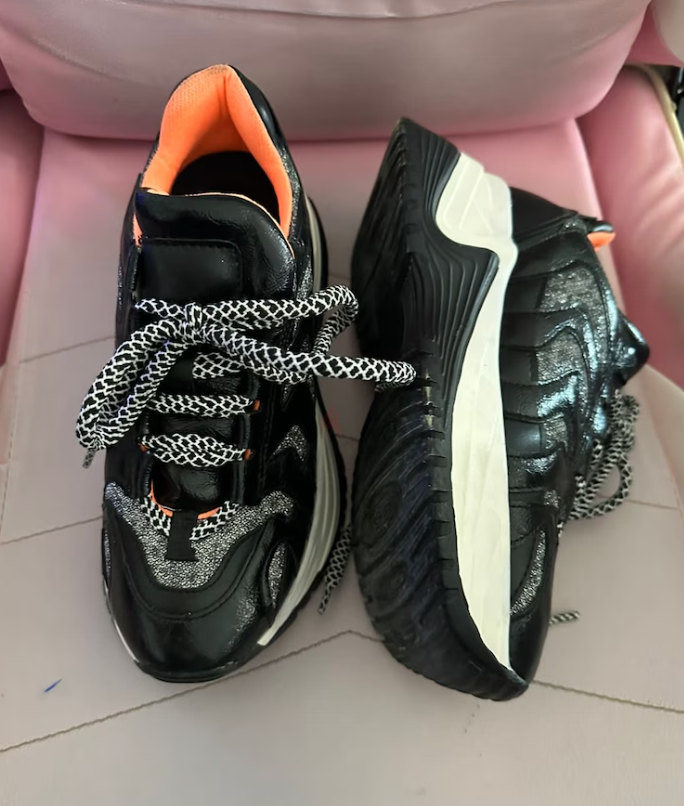 حذاء رياضي كاجوال للسيدات تركي المنشأ