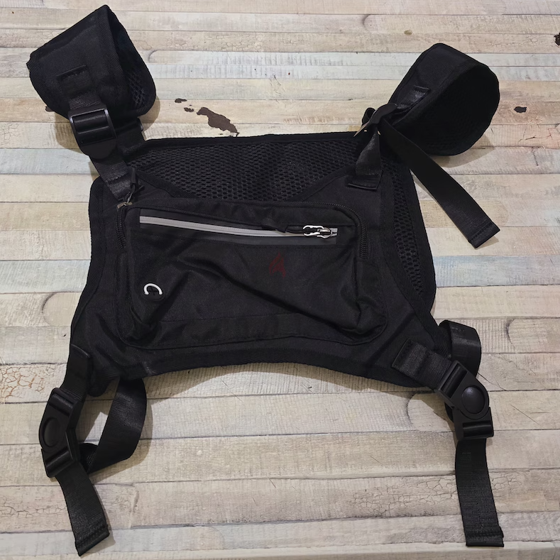 Sports chest bag for running