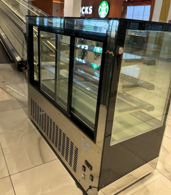 Cake refrigerator use for 3 months Shj shj