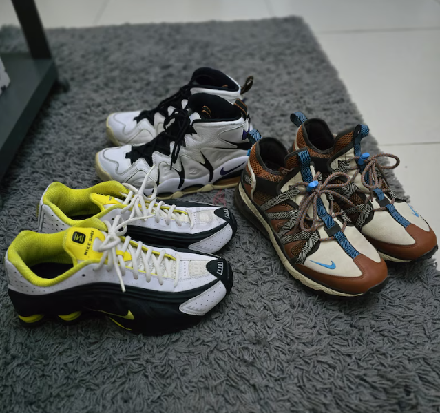 Original like new nike shoes bundle size 9us