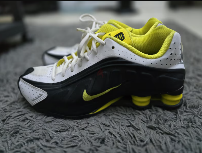 Original like new nike shoes bundle size 9us