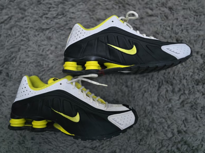 Original like new nike shoes bundle size 9us