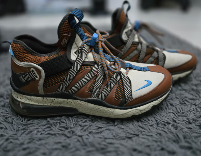 Original like new nike shoes bundle size 9us