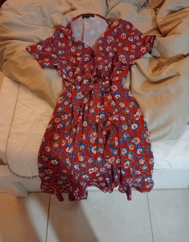 Red dress small size 20 dhs