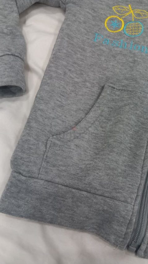 Girls gray winter jacket, sizes 5 to 6 years