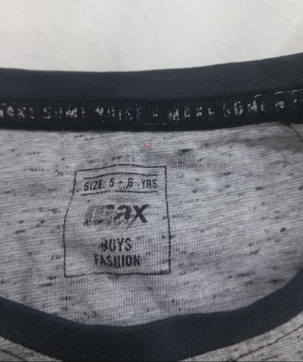 Cotton T-shirt for boys, size 5 to 6 years