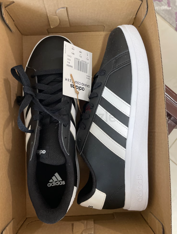 Adidas Grand Court tennis shoes