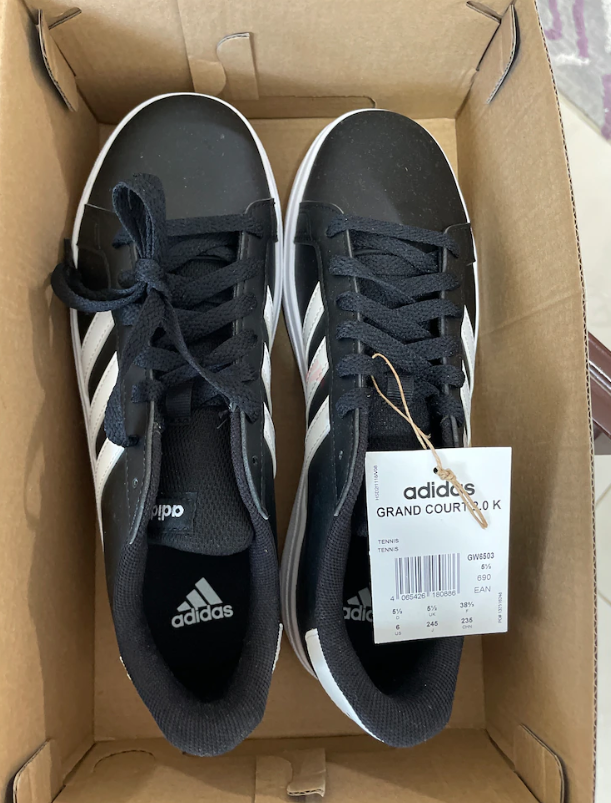 Adidas Grand Court tennis shoes