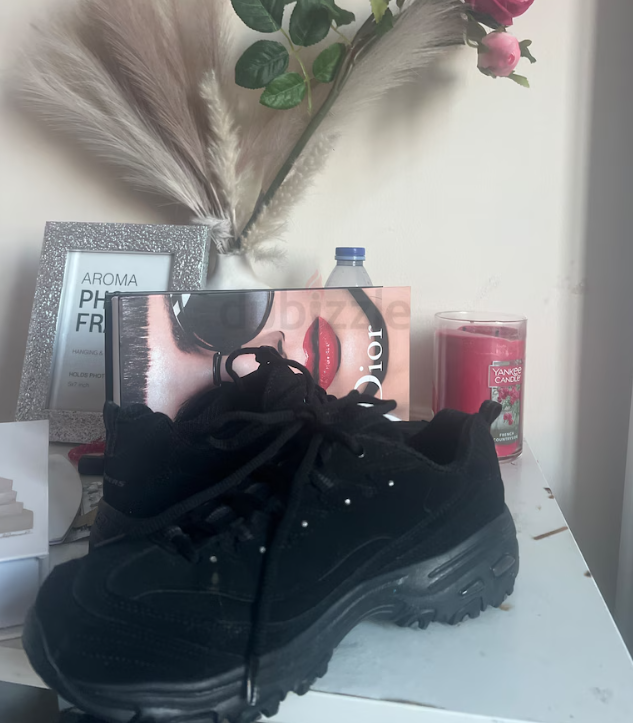 SKECHERS Leather Sneakers