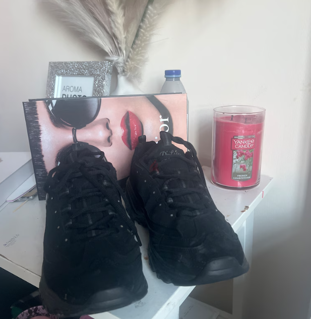 SKECHERS Leather Sneakers