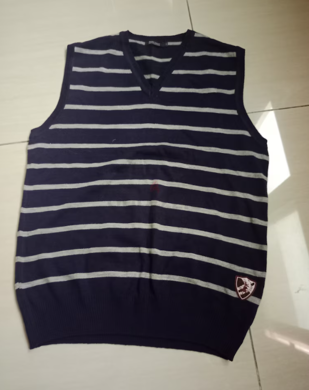 sando sweater for mens grand Allen Solly and Bossini.. size L and Xl. .