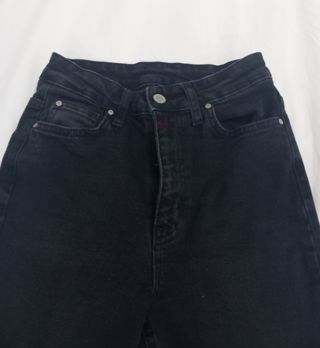 Dark black jeans, size small