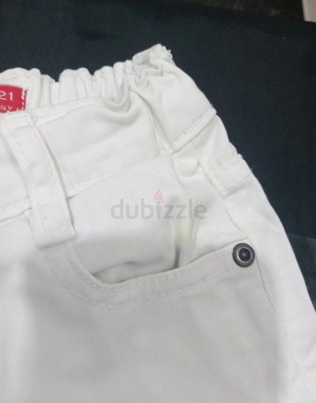 White jeans for children, size 5 to 6 years