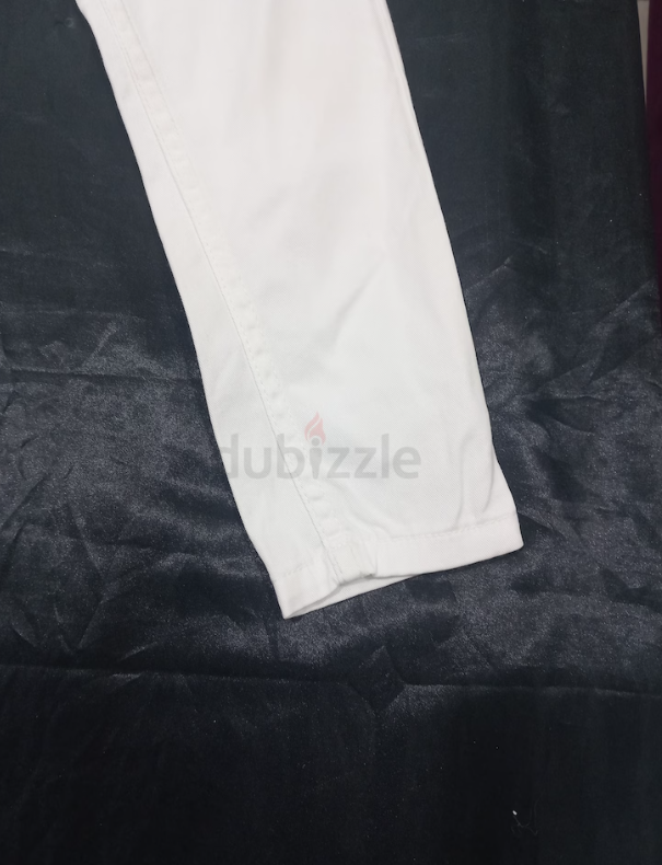 White jeans for children, size 5 to 6 years