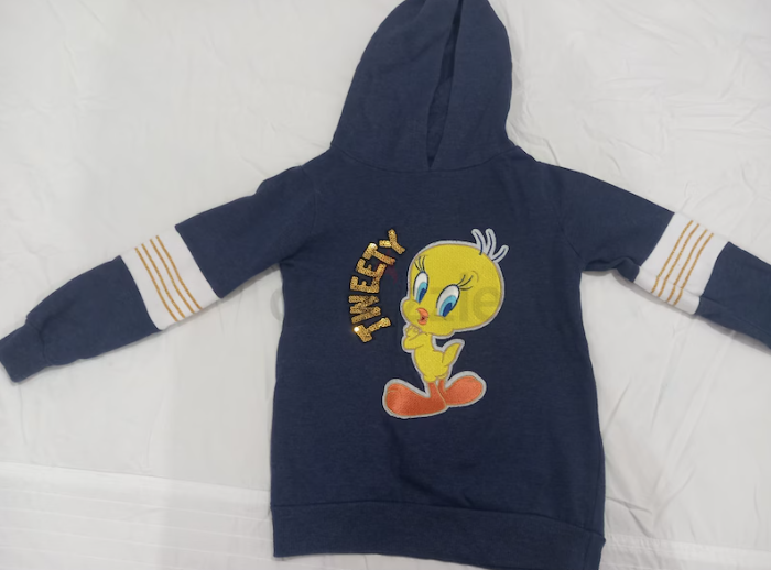 Winter sweater for girls, size 5 to 6 years