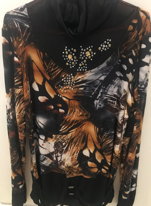 بلوزة نسائية بأكمام طويلة تركية المنشأ