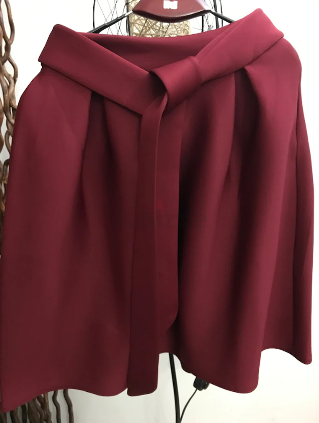 تنورة نسائية كلاسيكية