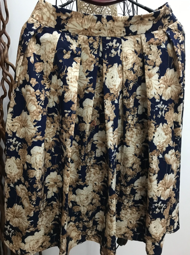 تنورة نسائية كلاسيكية