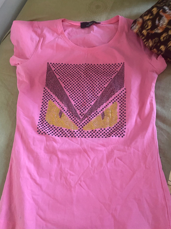 تيشيرت للسيدات بتصميم أنيق