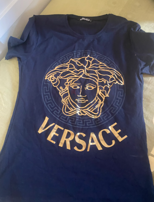 تيشيرت للسيدات بتصميم أنيق