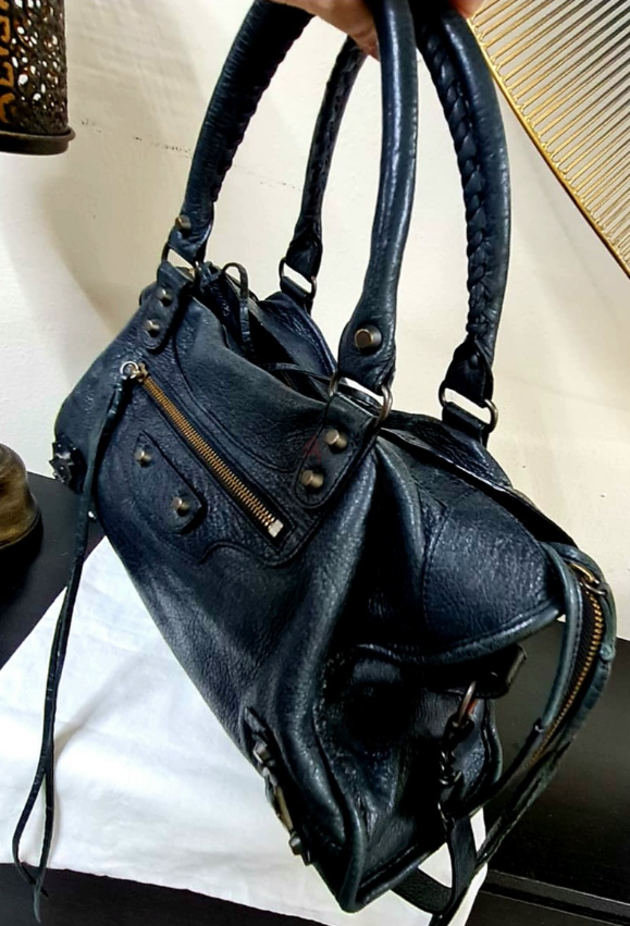 Pure leather BALENCIAGA city classic bag.