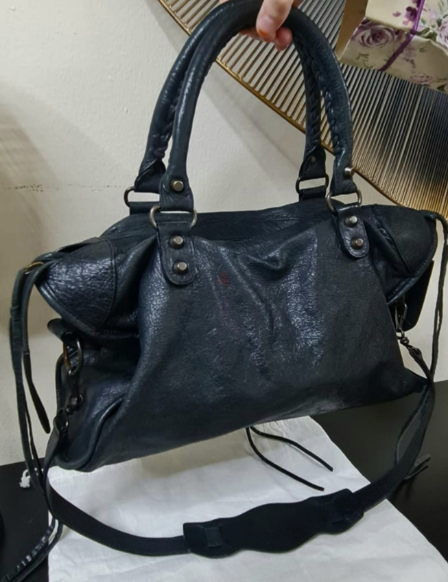 Pure leather BALENCIAGA city classic bag.