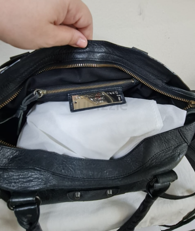 Pure leather BALENCIAGA city classic bag.