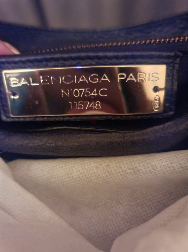 Pure leather BALENCIAGA city classic bag.