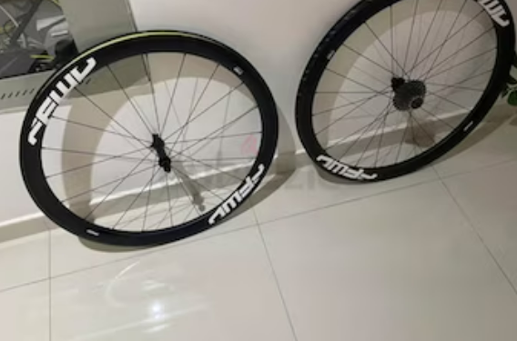 FFWD Carbon Wheelset