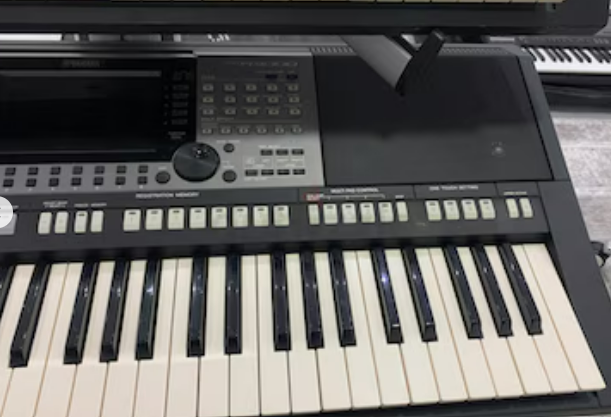 Yamaha A3000