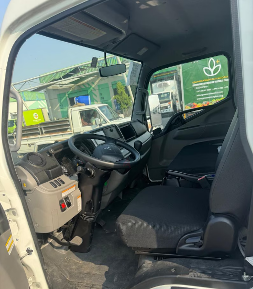 Mitsubishi Fuso-Ashok lay land