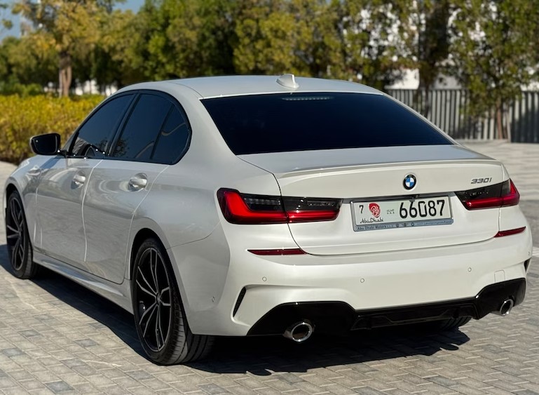 BMW 3-Series 330i Exclusive