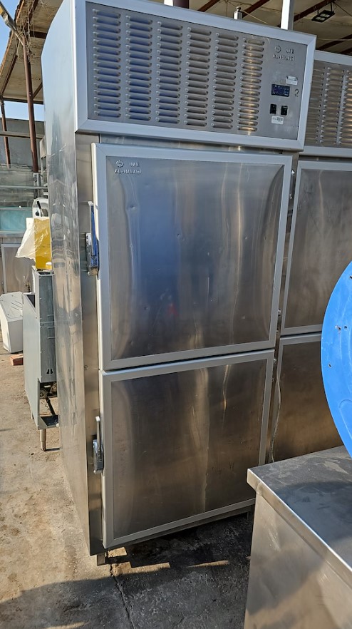 Halabi chillar single and double door available in good condition