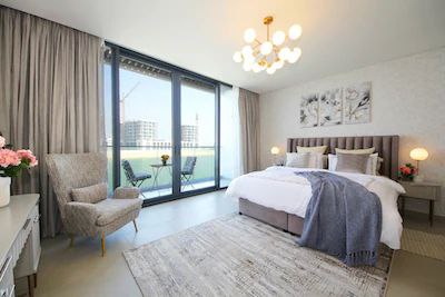 Gorgeous 5B + maid’s Beachfront Villa