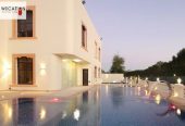 Spacious 5 Bedroom Villa With Private Swimming Pool