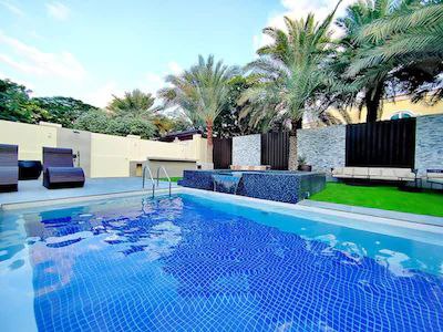 Royal Glory Pool Villa on Dubai Marina