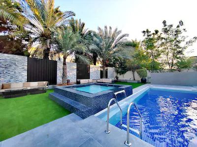 Royal Glory Pool Villa on Dubai Marina