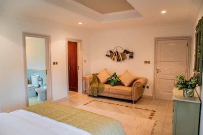 Luxury 5BR+Maid Villa with Private Gym Beach Access on Palm Jumeirah