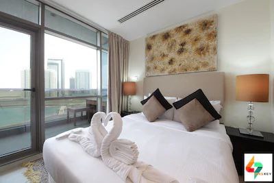 Min Stay 5 nights is required!! Luxurious 1BR apartment in Spirit Tower , Sports City