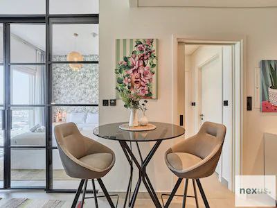 Modern 1-Bedroom Apartment with Stunning Views