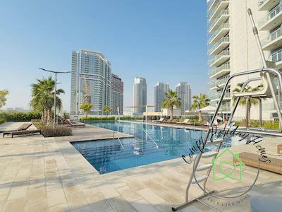 Spacious Studio – Balcony Pool Side