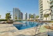Spacious Studio – Balcony Pool Side