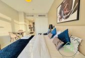 Spacious Studio – Balcony Pool Side
