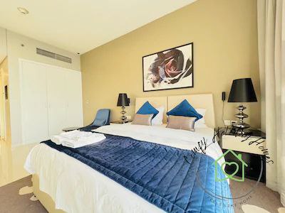 Spacious Studio – Balcony Pool Side