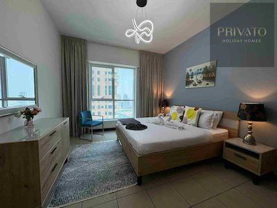 Bright and Spacious l Family SetUp Apartment with view of Palm Beach